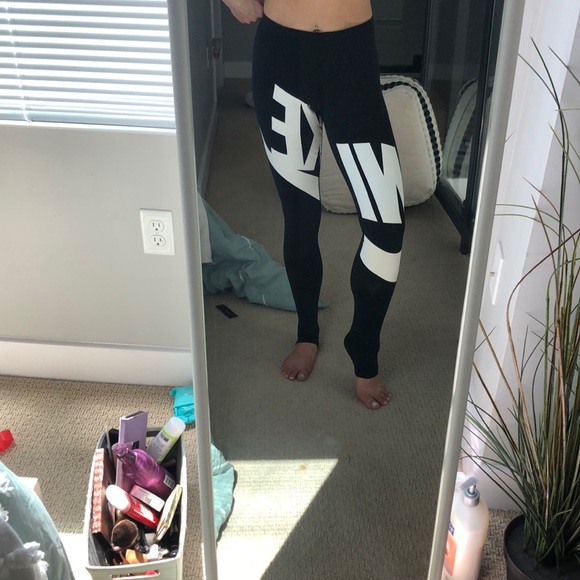 Nike leggings - Picture 1 of 3